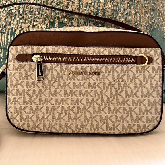 Michael Kors | Jet Set Logo Crossbody | LIKE NEW - Picture 2 of 6